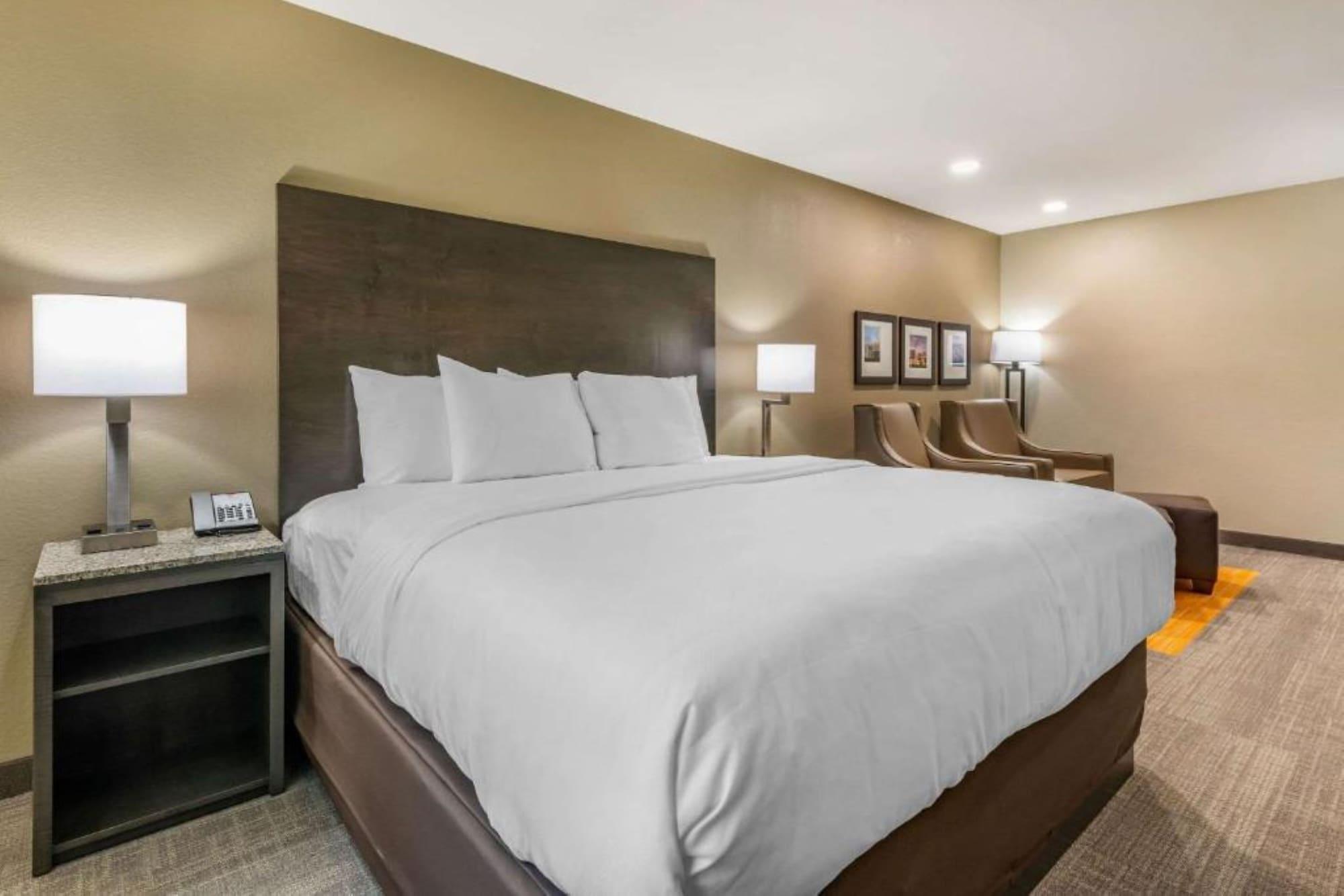 Ameniti Bay - Best Western Signature Collection Fruitville Esterno foto