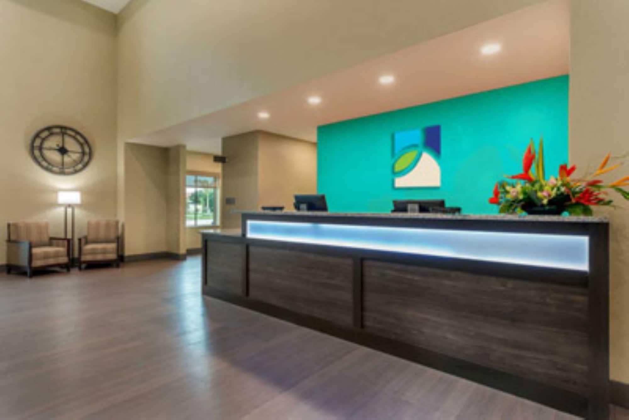 Ameniti Bay - Best Western Signature Collection Fruitville Esterno foto