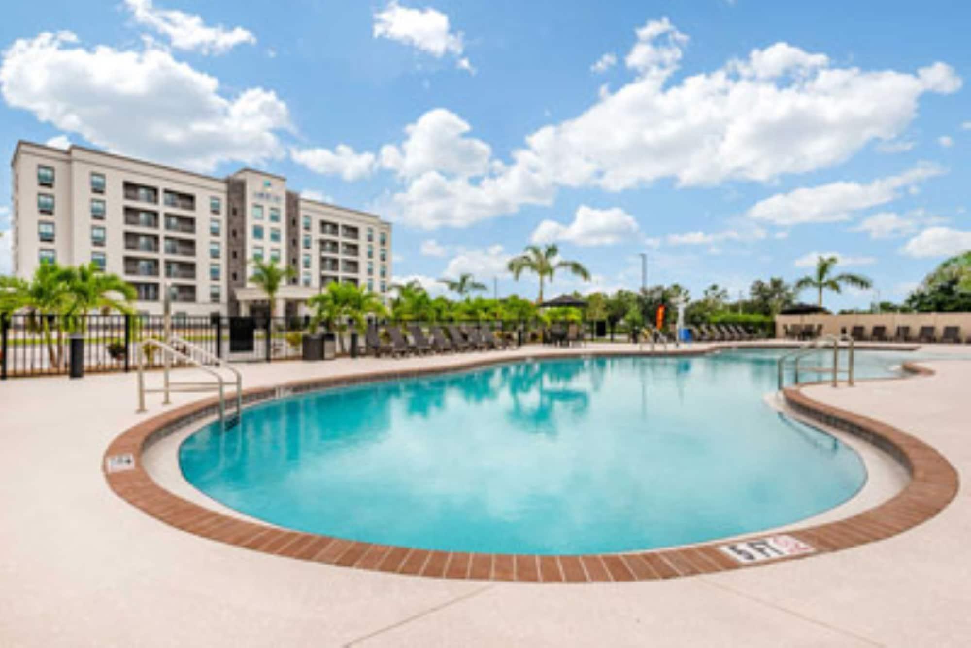 Ameniti Bay - Best Western Signature Collection Fruitville Esterno foto