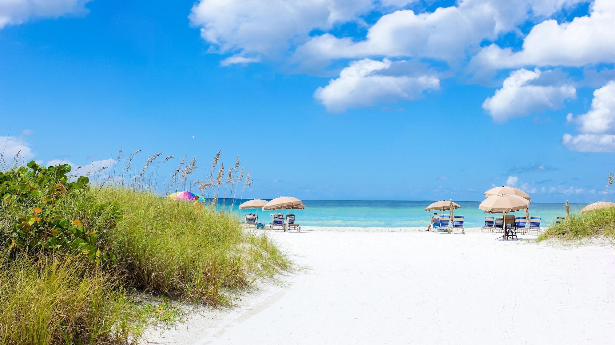 Ameniti Bay - Best Western Signature Collection Fruitville Esterno foto