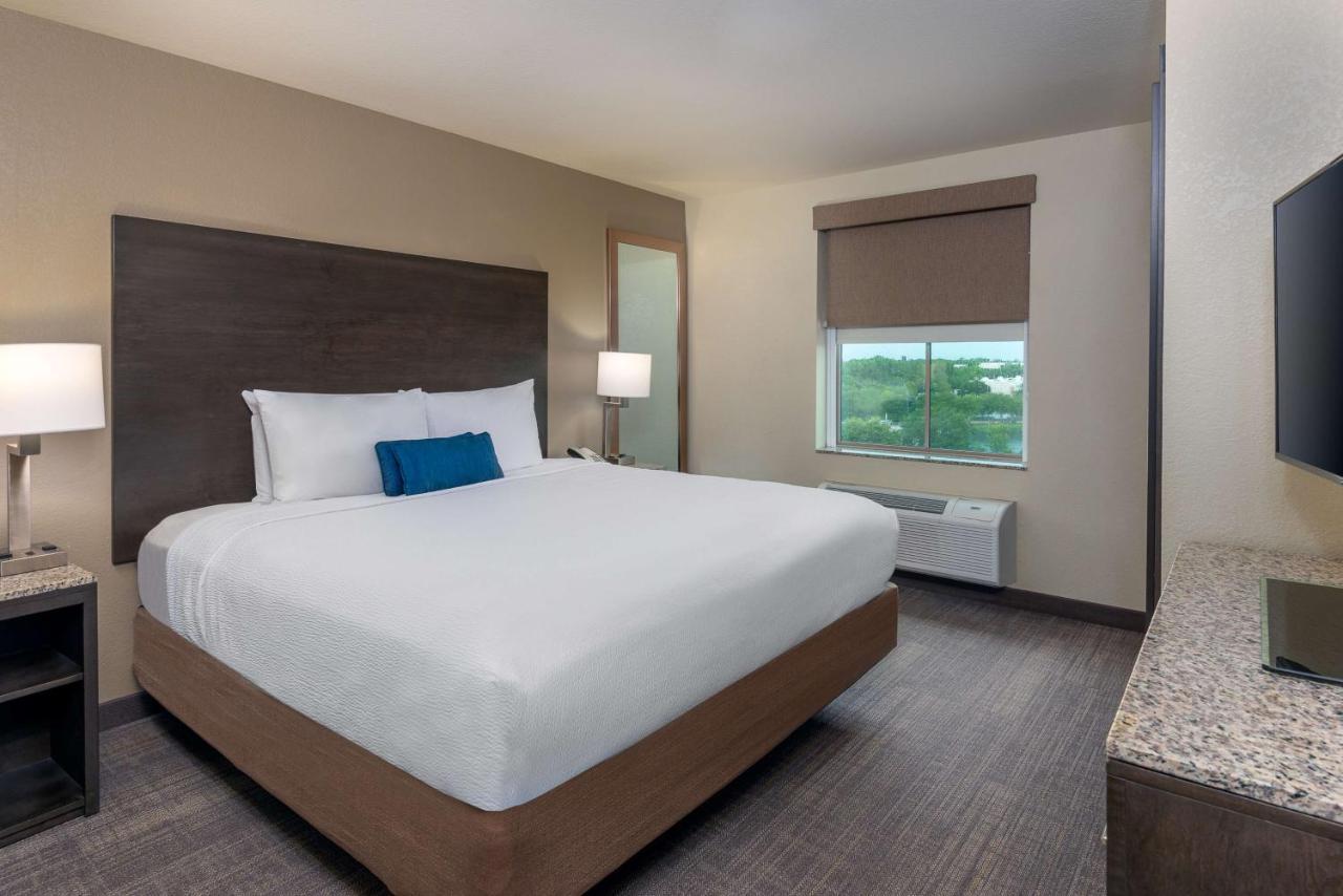 Ameniti Bay - Best Western Signature Collection Fruitville Esterno foto