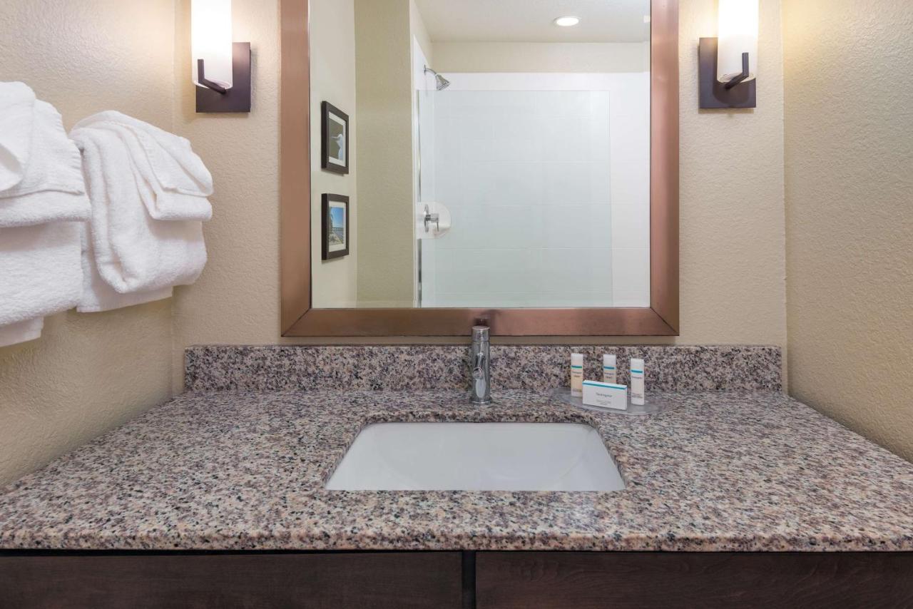 Ameniti Bay - Best Western Signature Collection Fruitville Esterno foto