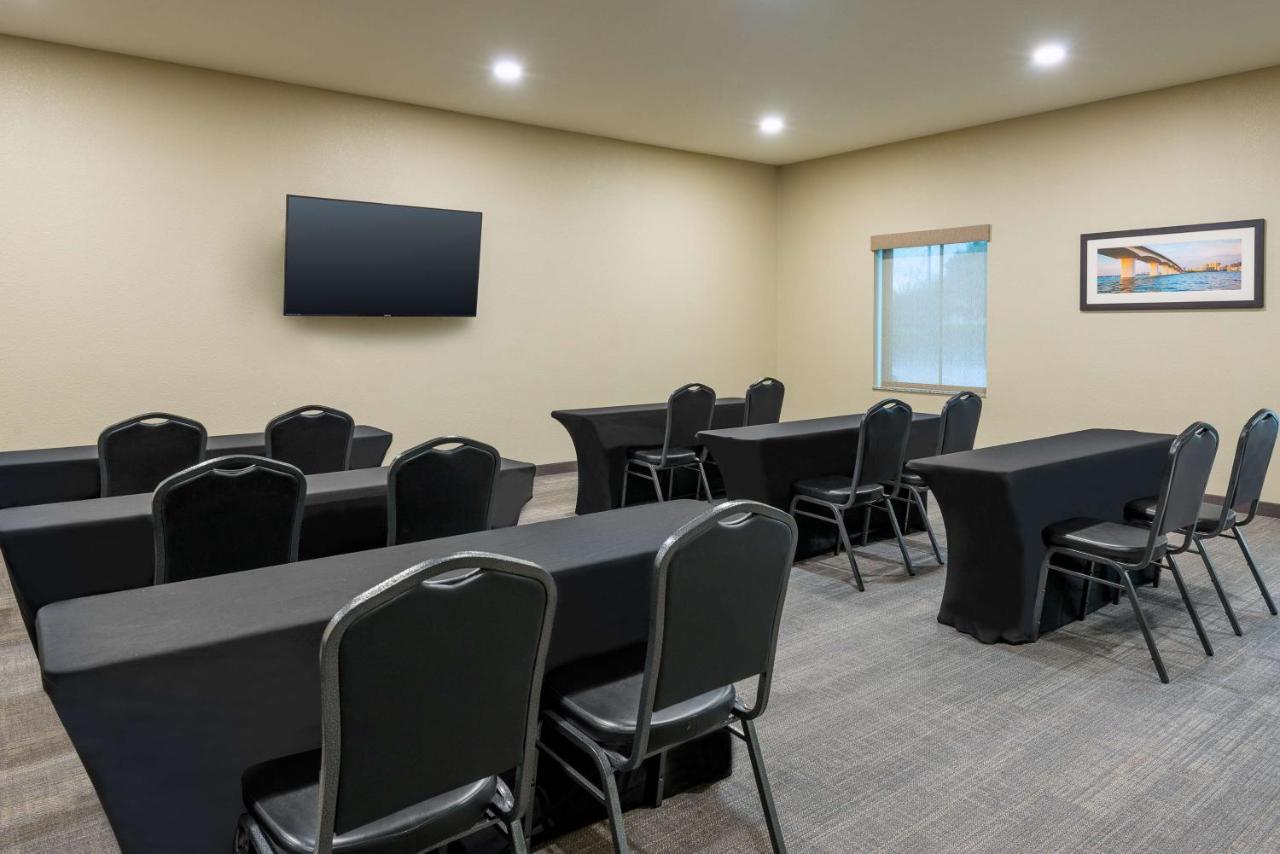 Ameniti Bay - Best Western Signature Collection Fruitville Esterno foto