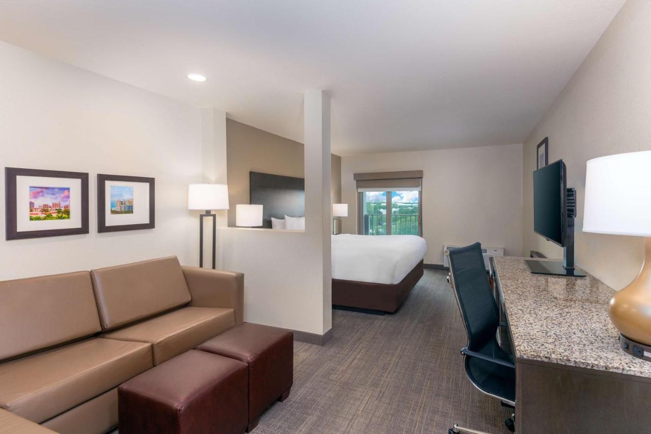 Ameniti Bay - Best Western Signature Collection Fruitville Esterno foto